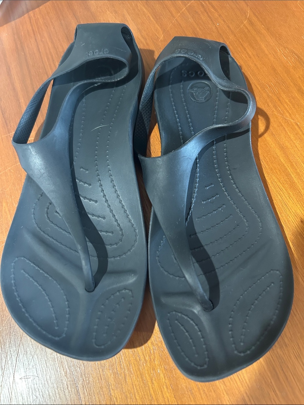 CROCS Women's Black Slingback Toe-Post Sandals - Picture 2 of 6